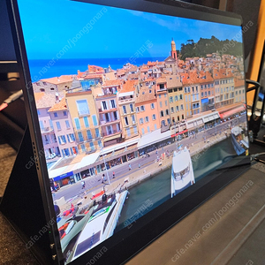 에비크 16 3K 120Hz OLED 포터블 모니터