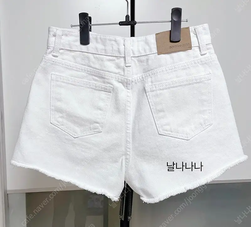 *새상품* 보헤미안서울 컷팅 데미지 쇼츠 반바지화이트 이미지