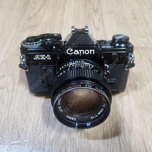 캐논 AE-1 블랙 바디및 50mm F1.4 렌즈 + 35-105mm F3.5-4.5 줌렌즈 셋트 판매 (오버홀완료)