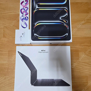 아이패드 프로 13인치 M4, 셀룰러, 1TB, 애케플, 매직키보드, 애플펜슬 풀박스 팝니다.