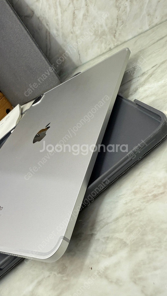 아이패드 6세대 12.9 실버 / 1 TB / 셀룰러 / 애케플 26.4.4 / 펜슬2정품 / 로지텍콤보터치키보드 ...--3