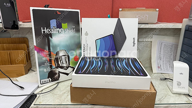 아이패드 6세대 12.9 실버 / 1 TB / 셀룰러 / 애케플 26.4.4 / 펜슬2정품 / 로지텍콤보터치키보드 ...--0