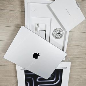 맥북 프로 M3 pro 18gb 14인치 100퍼센트/ macbook pro 14 m4 m3pro