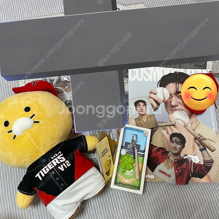 김도영 잡지 + 포카 + 부채 kia 기아타이거즈 태그...--0