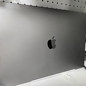 맥북프로 16인치 m1 max 64gb 2tb 모델 풀세트 판매 (영상 편집 기초 강의 가능)