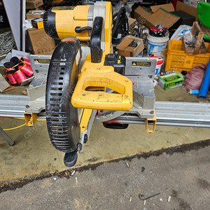 디월트 10인치 각도절단기