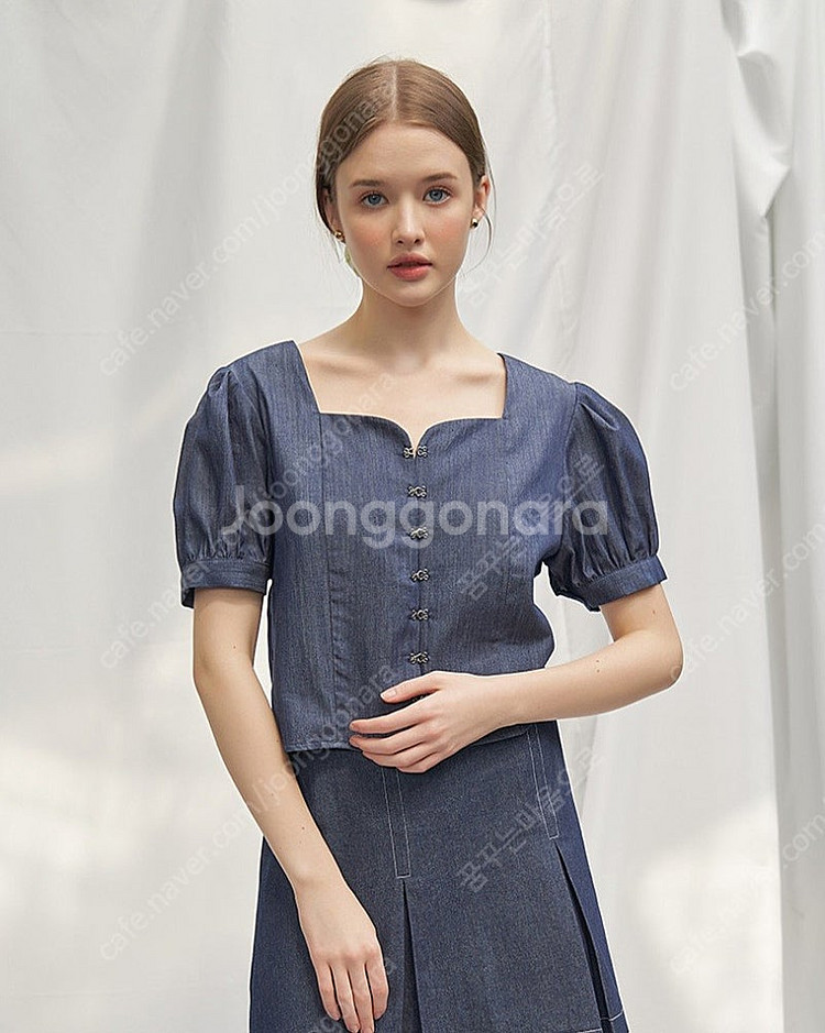 아이브 리즈 송해나 레터프롬문 데님 블라우스--0