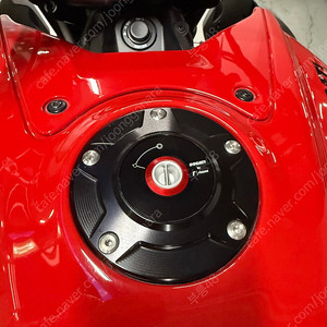 두카티 디아벨 v4 신차급 23년식