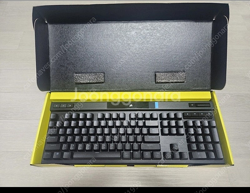 [단순개봉 미사용]커세어 K70 RGB PRO 청축 게...--1