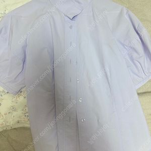 이슈넘버 연보라 퍼프 블라우스