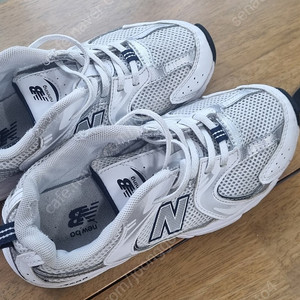 뉴발란스 530 화이트실버 200사이즈