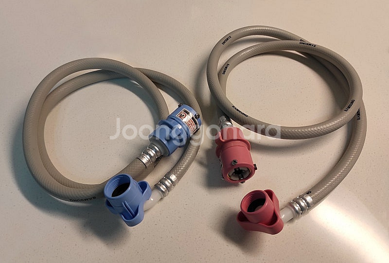 새제품 삼성정품 세탁기와 수도 연결 케이블 배송비포함 2만원 팝니다.--0