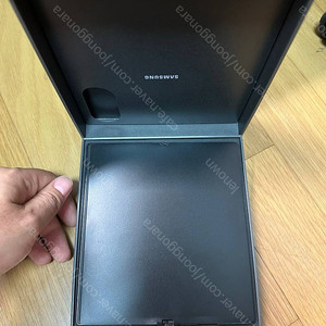 갤럭시폴드7 자급제 512g 블랙 신동품급 AI구독클럽 포함 팔아요.
