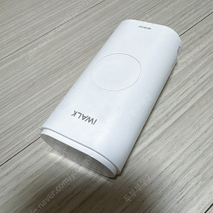 iWALK 애플워치7 아이폰 겸용 보조배터리 9000mAh 충전기 여행용 애플유저필수템