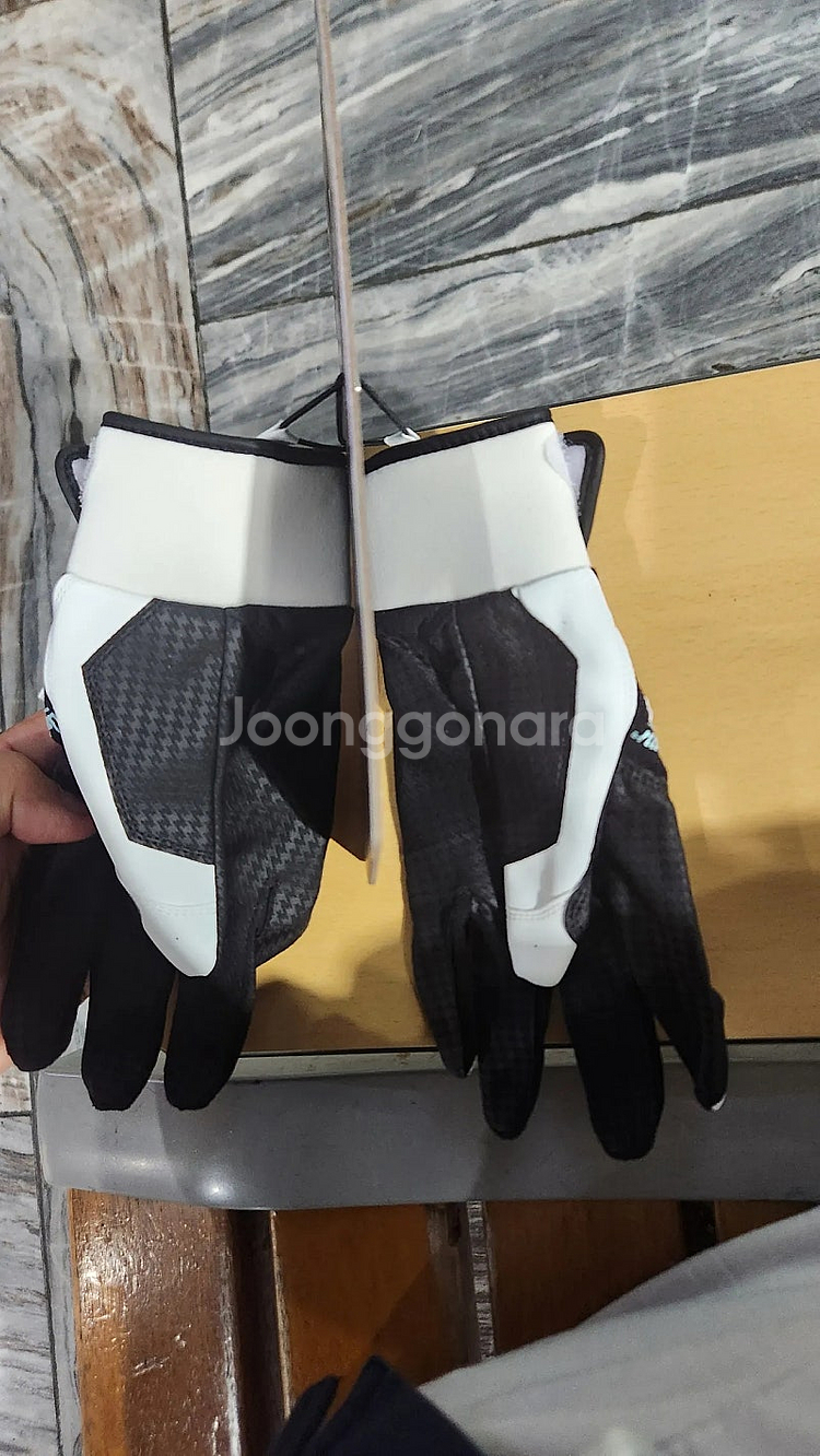 언더아머 야드 한정판 배팅장갑 팝니다--1
