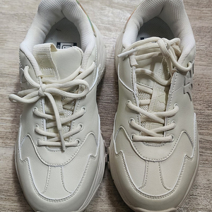 엠엘비 운동화 245