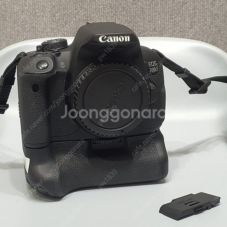 캐논 EOS 700D + 세로그립 (2,480컷)--0