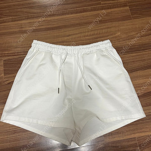 포유온 테니밴딩숏팬츠 넬라코튼미니드레스 브리즈니트가디건