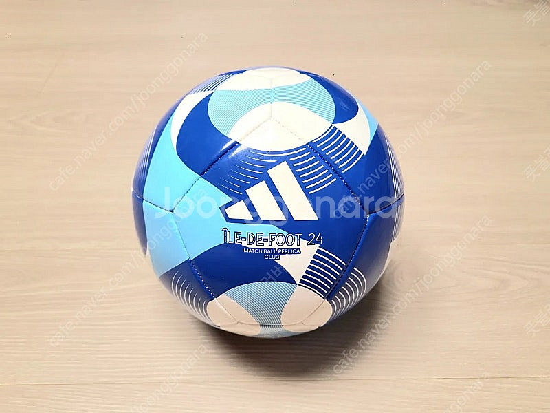 아디다스 ile de foot 클럽 축구공 판매합니다--0