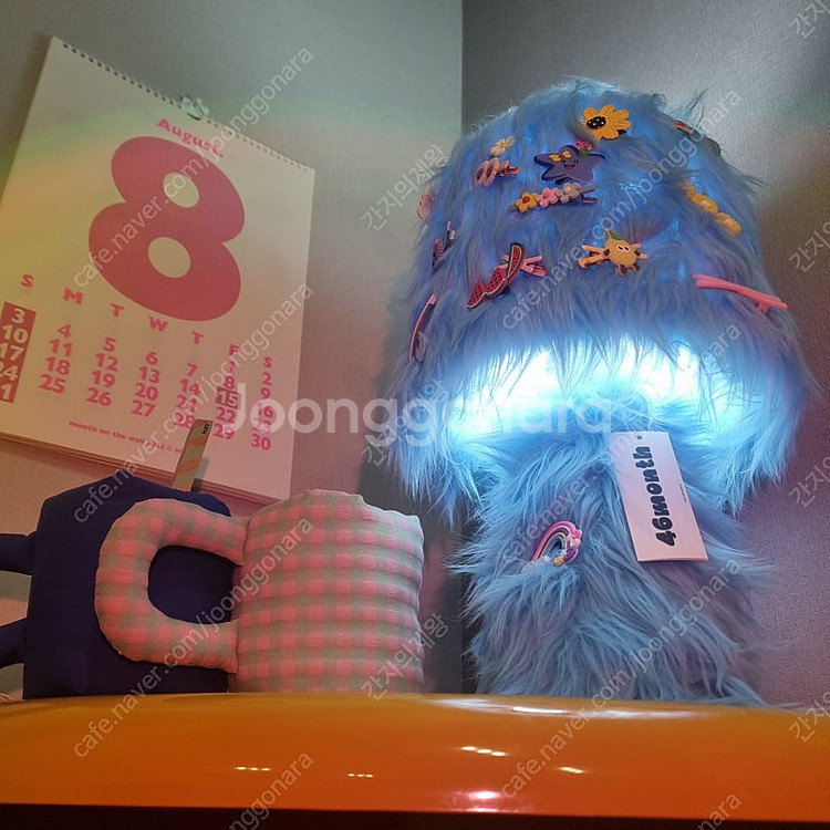 포식스먼스 퍼 조명--5