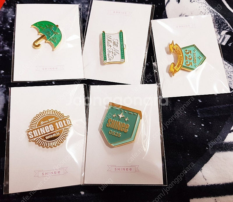 샤이니 데뷔 10주년 기념 아티움 굿즈 뱃지 5종--0