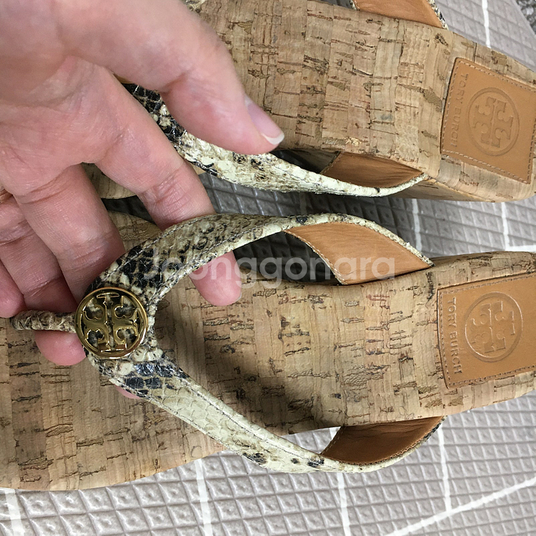 토리버치 뱀피 웨지 슬리퍼 샌들 245 / 랑방 마인 오브제 타임 럭키슈에뜨 산드로 마쥬 오르 시에 시스템--1