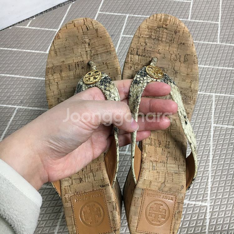 토리버치 뱀피 웨지 슬리퍼 샌들 245 / 랑방 마인 오브제 타임 럭키슈에뜨 산드로 마쥬 오르 시에 시스템--6
