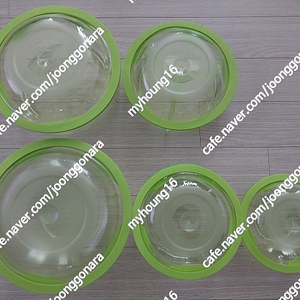 밀폐용기 원형 5P(3400ml: 2개, 1600ml, 1500ml(3칸막이), 1000ml) 팝니다. (2만원)
