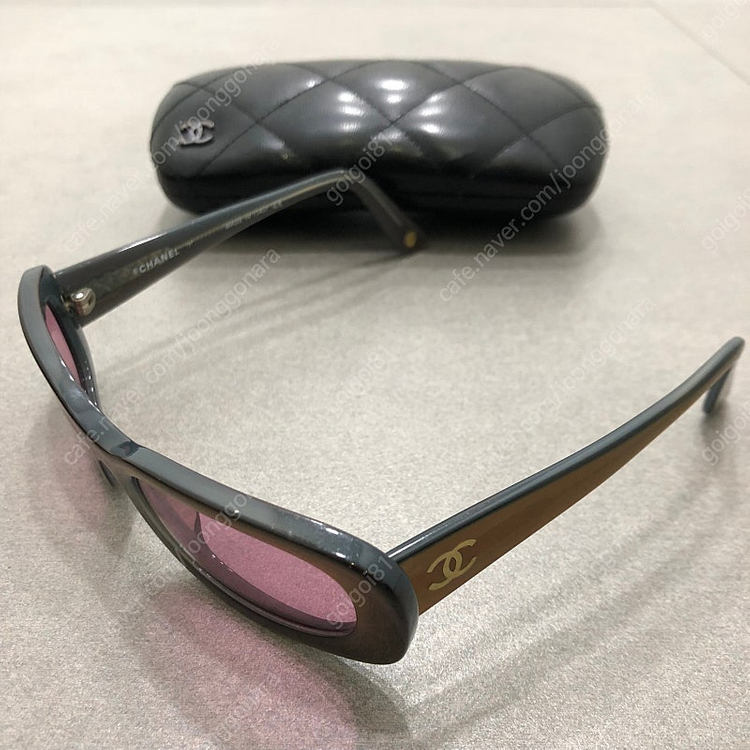 샤넬 선글라스 / 베르사체 오발 선글라스 이미지