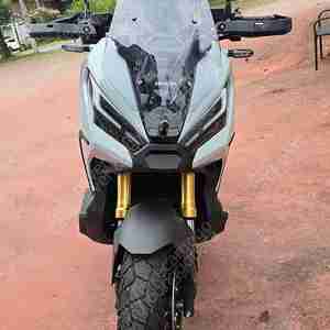 2024년식 혼다 X-ADV 750 신차급 오토바이 판매합니다.