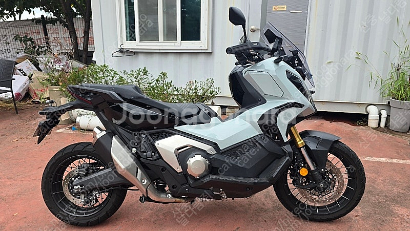 2024년식 혼다 X-ADV 750 신차급 오토바이 판매합니다.--1