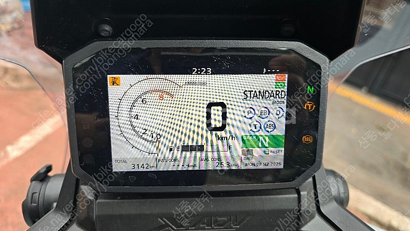 2024년식 혼다 X-ADV 750 신차급 오토바이 판매합니다.--3