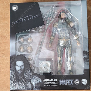 MAFEX 잭 스나이더 저스티스 리그 아쿠아맨