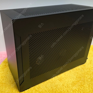 DAN A4-H2O SFF PC팝니다 (9600X, B650E-I, 5070, 48GB, 1TB, 750W)