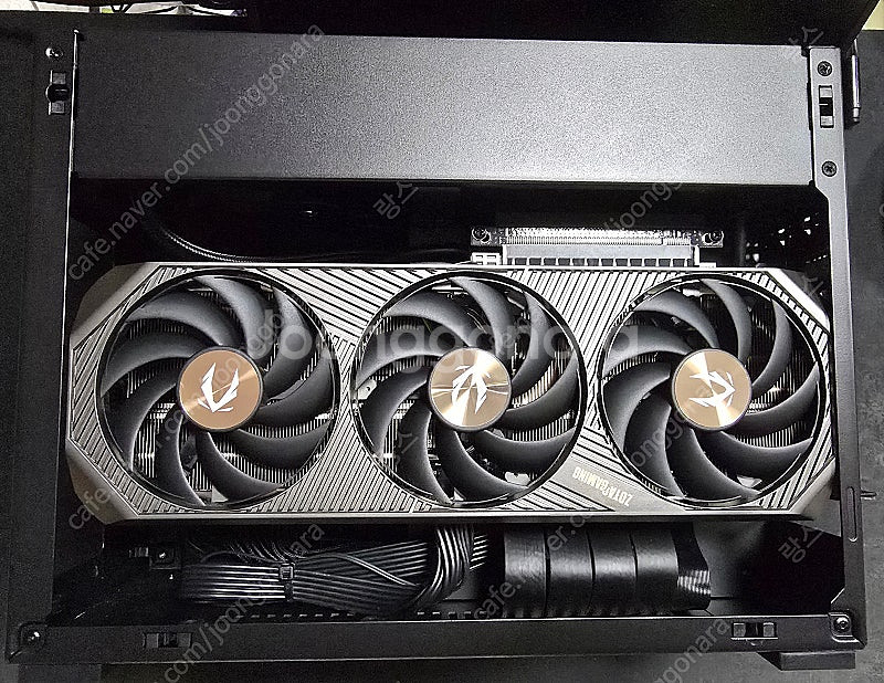 DAN A4-H2O SFF PC팝니다 (9600X, B...--2