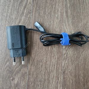 브라운 면도기 충전기 팝니다 반값택배비포함 18.000원