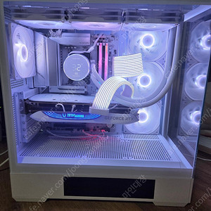 9800X3D RAM 48G RTX 4080 SUPER 화이트 깔맞춤 완본체 판매합니다.