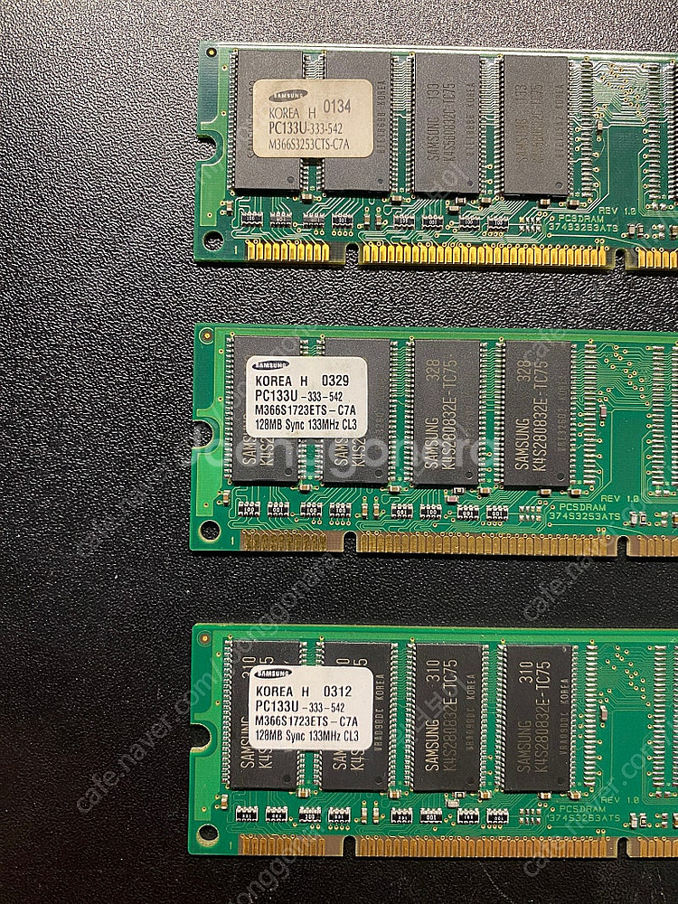 PC133U-333-542 삼성 SD램 128MB 3개...--1