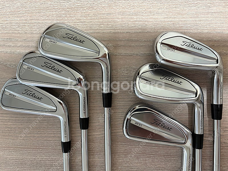 타이틀리스트 T200 3세대 5-P AMC880R--0