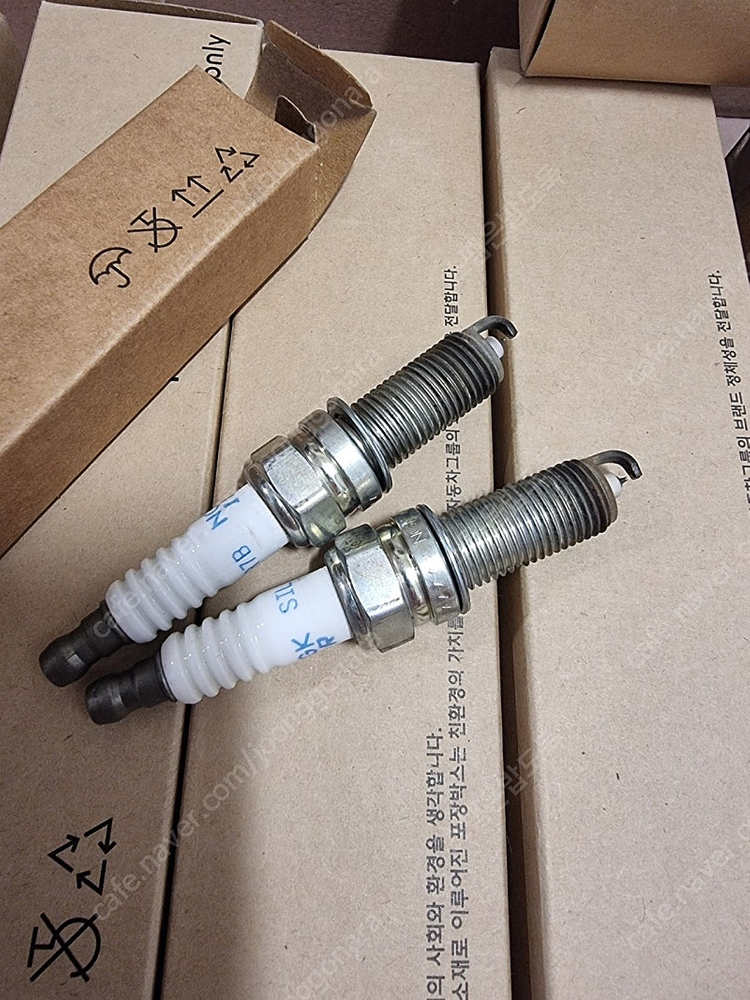 그랜져hg 3.0 6기통 점화플러그,코일 세트 3만km 중고 한대분2만원 판매합니다.--1