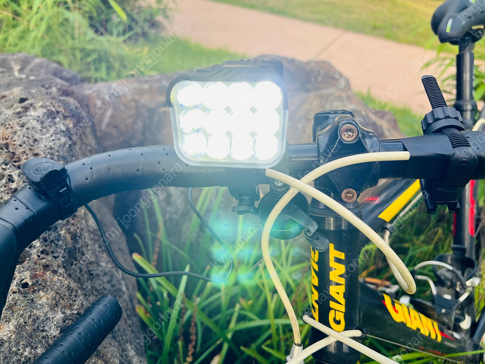 C타입 12구 자전거라이트(잔량확인가능)--3