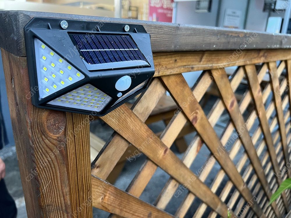 100구 LED 태양광 무선 센서등 모션감지 옥외등--7