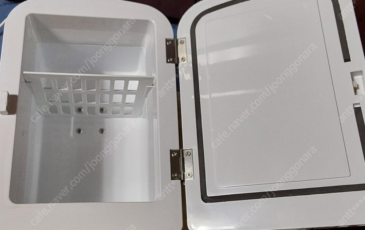 디자인에버 4L 차량용냉장고(캠핑용), 화장품냉장고 겸용 (온장고로도 가능) 미개봉 새제품 팝니다 이미지