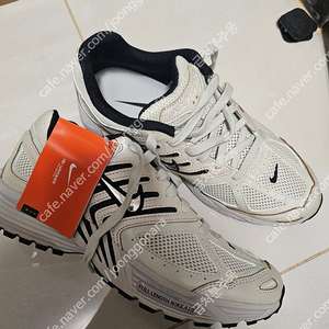 새제품 나이키 Air 페가수스 2K5 260 사이즈 팝니다