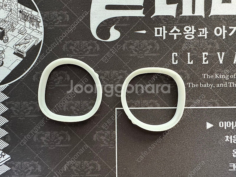 오큘러스 퀘스트2 64GB + 안경렌즈 어댑터 팝니다--1