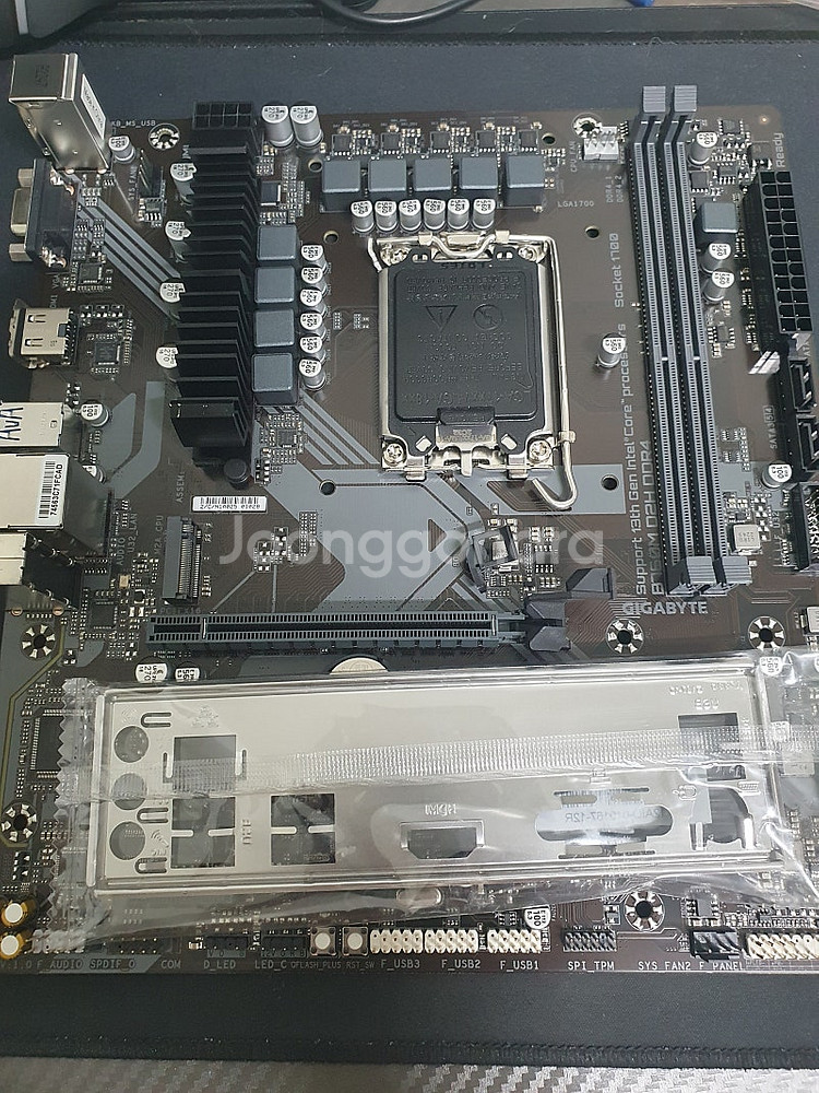 GIGABYTE B760M D2H--0