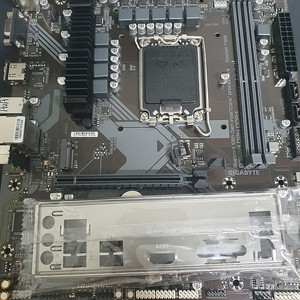 GIGABYTE B760M D2H