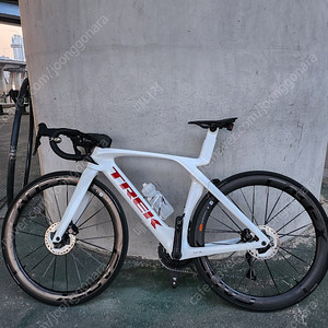 트렉 마돈 7세대 화이트 프로젝트원 반차