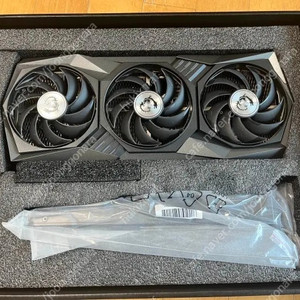 MSI RTX 3070ti 게이밍x트리오 D6X 8GB 팝니다.