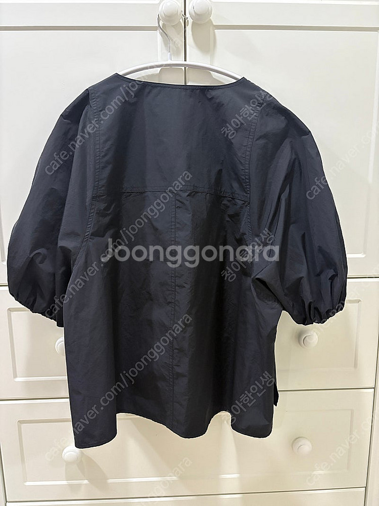 한섬 시스템 24년도 스트링 블라우스 55 메인품번 (...--1